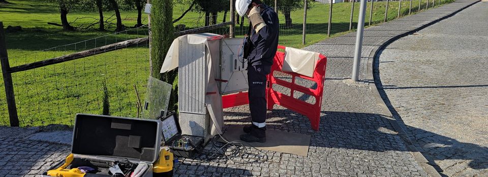 Técnico com equipamento
